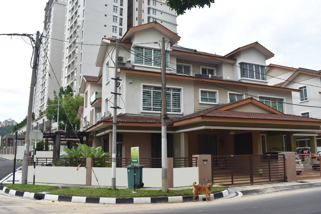 Villa 67 First Island Bukit Jambul Exterior foto